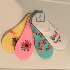 NEW Girls 4 Pack No Show Socks M/L